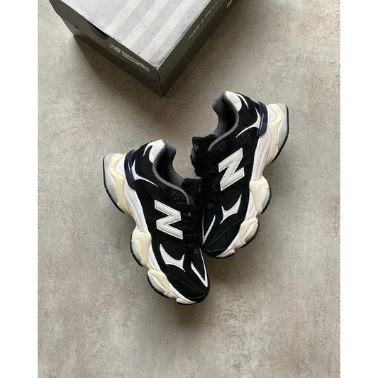 NEW BAL.ANCE 9060 BLACK AND WHITE