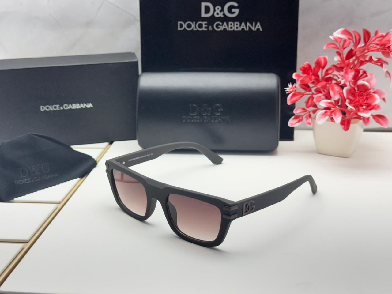 D&G