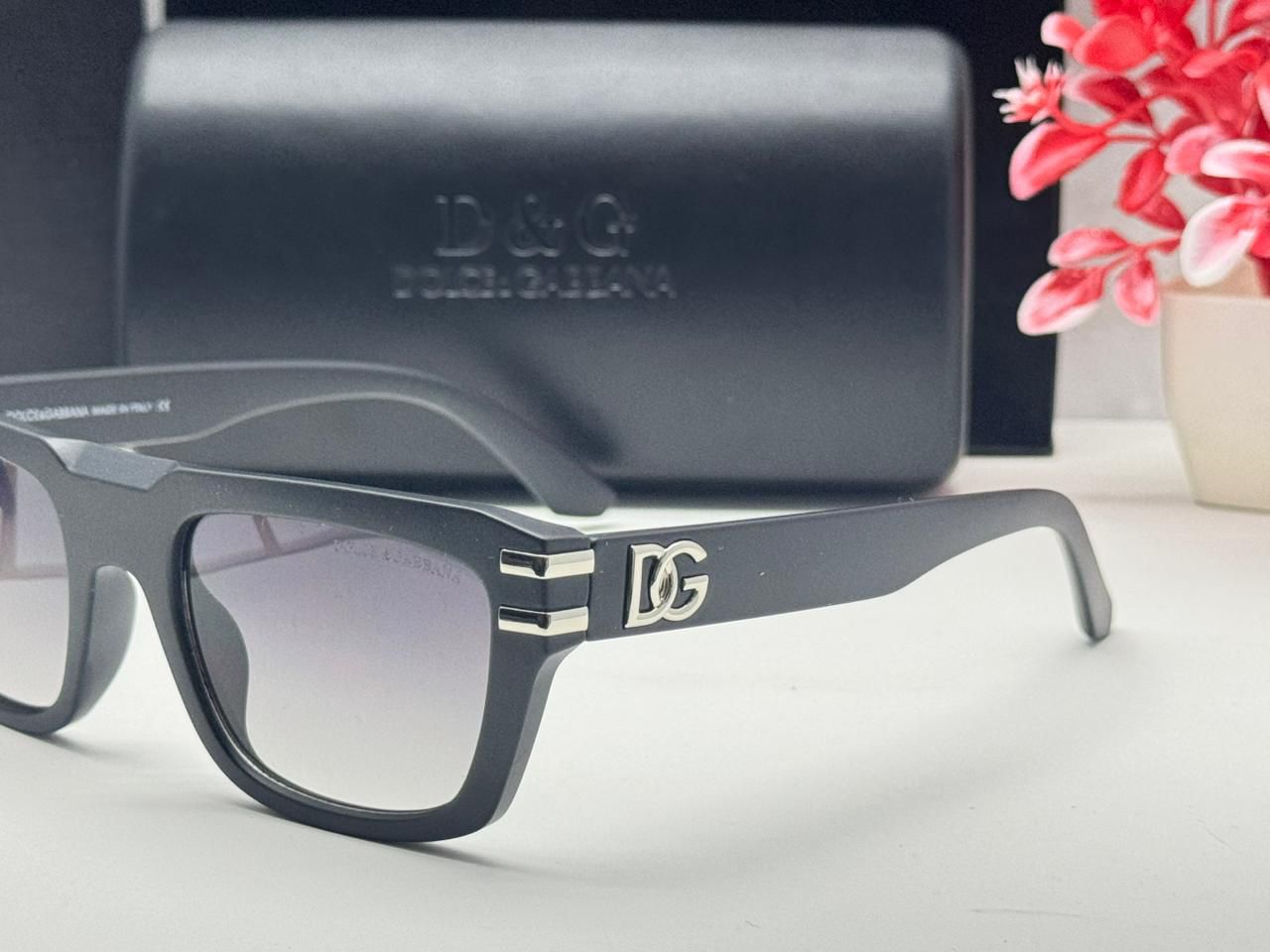 D&G