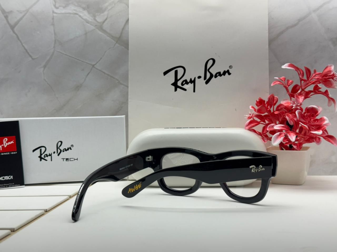 RA_Y BA_N