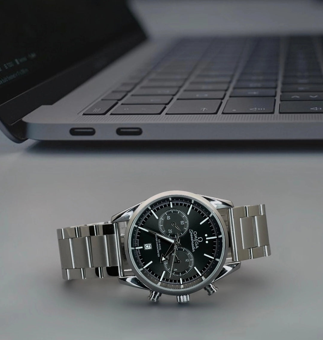 Om.ega speedmaster quartz