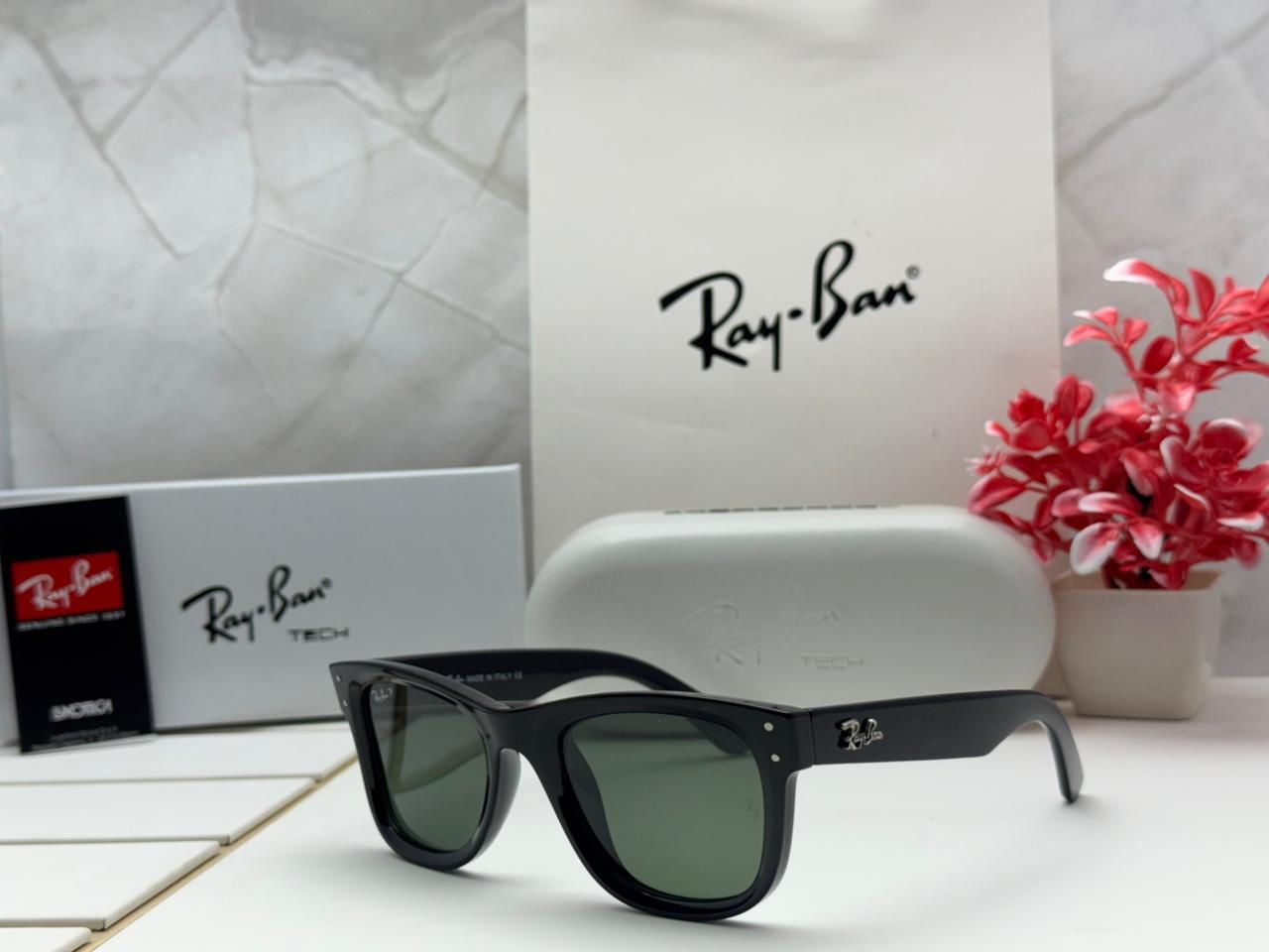 RA_Y BA_N